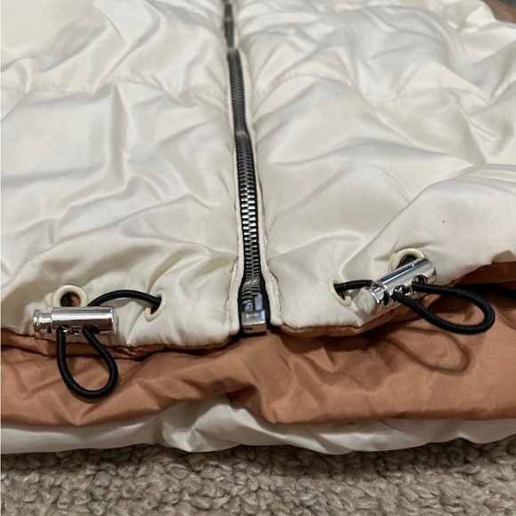 Vine & Valley Cream & Brown Women’s Reversible Puffer Zip Vest Size L - Picture 3 of 5